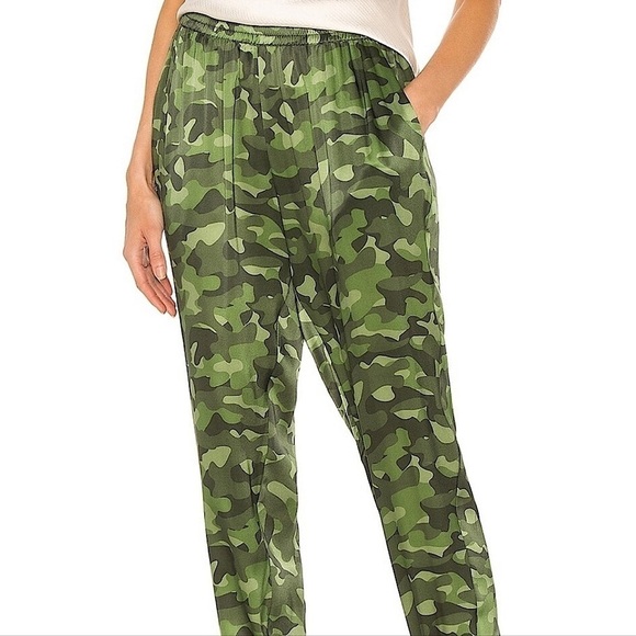 CAMI NYC Revolve The Sadie Pant in Camo Green 100% Silk Pull On Joggers XS - Picture 2 of 12